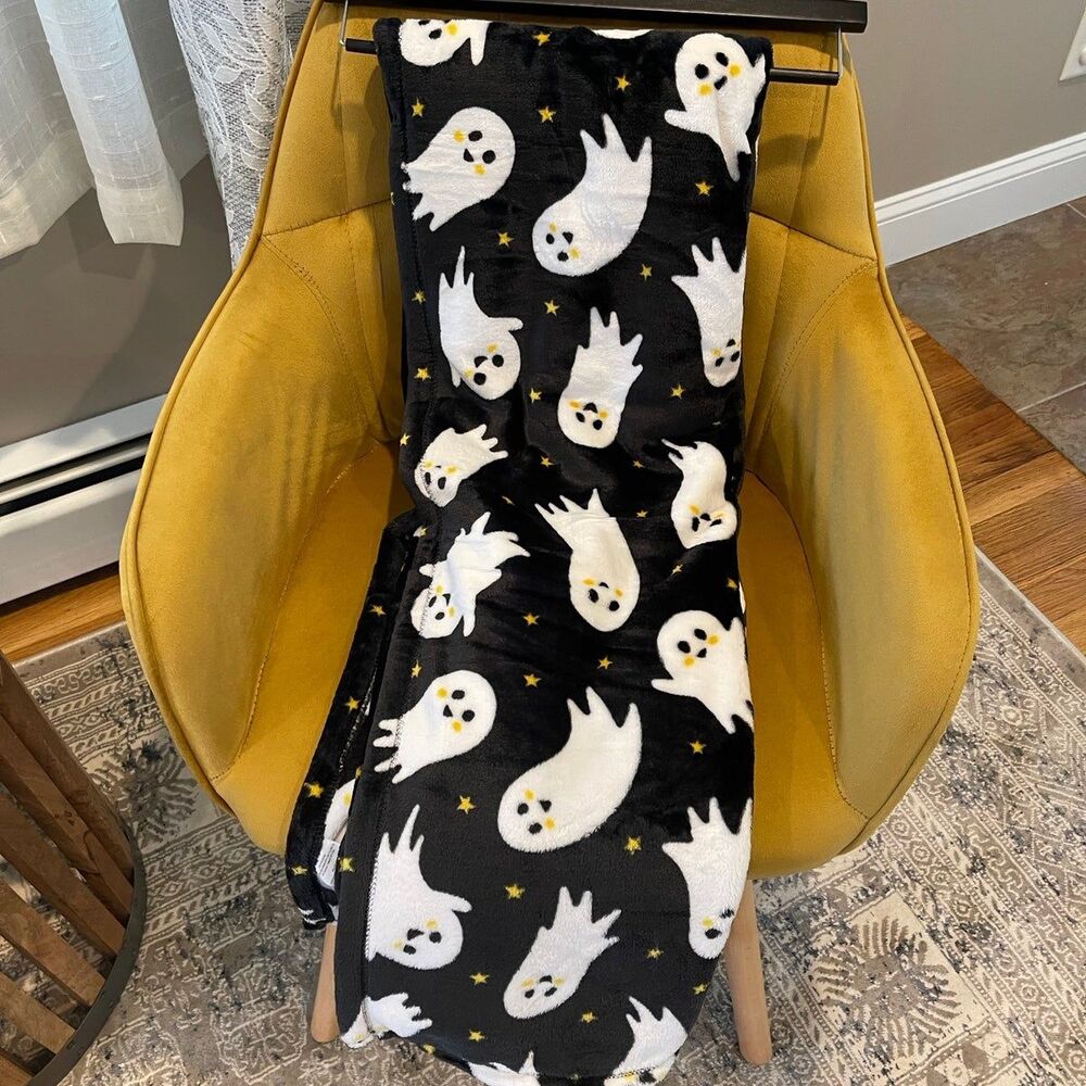 Halloween Plush Ghost Throw Blanket